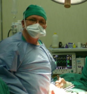 foto laparoscopia dr jose fernandez cirujano cubano tacna peru